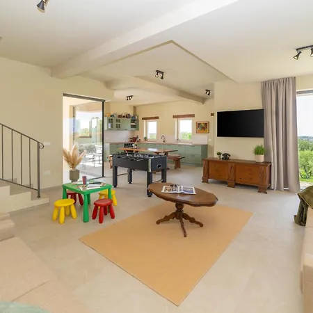 Veris Max 20 Guests With Private Playground *